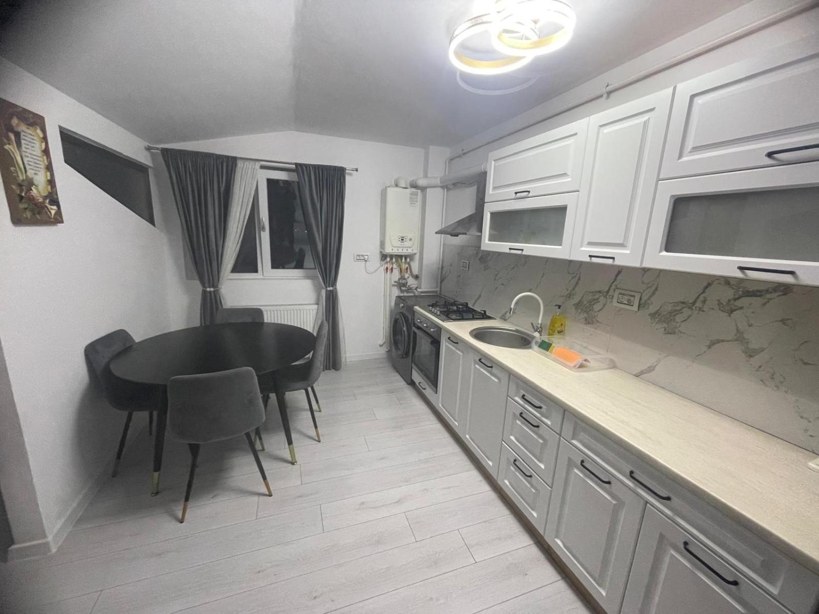 Apartament 2 Camere Tirgu Jiu Târgu Jiu Dış mekan fotoğraf